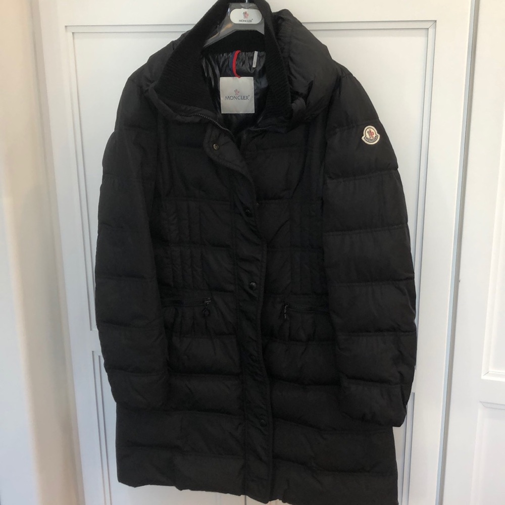 Moncler Down Black Coat Pristine!! Winter is coming ;-)